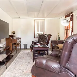 https://country-style-home-in-the-city.us-newyorkcity.com