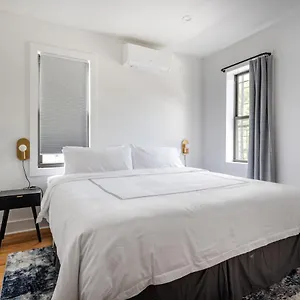 https://modern-three-bedroom-brooklyn-condo-hotel.us-newyorkcity.com
